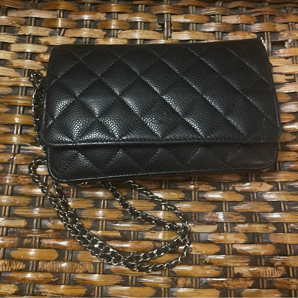Chanel caviar Quilted wallet on a chain~ Beautiful